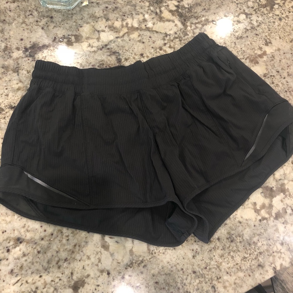 Lululemon Hotty Hot Short ll 2.5”